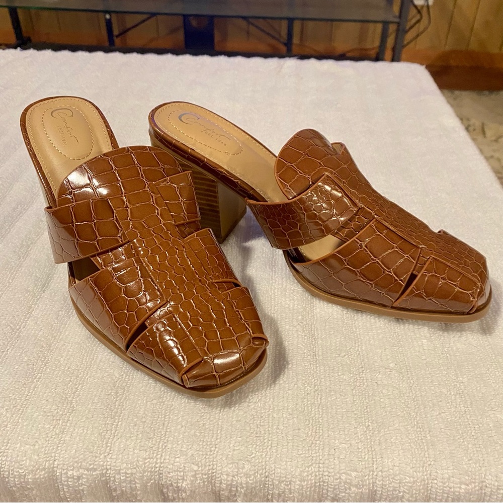 C Comfort Est 1946 Dark Tan Mules Shoes 👠 NWOT SZ 9